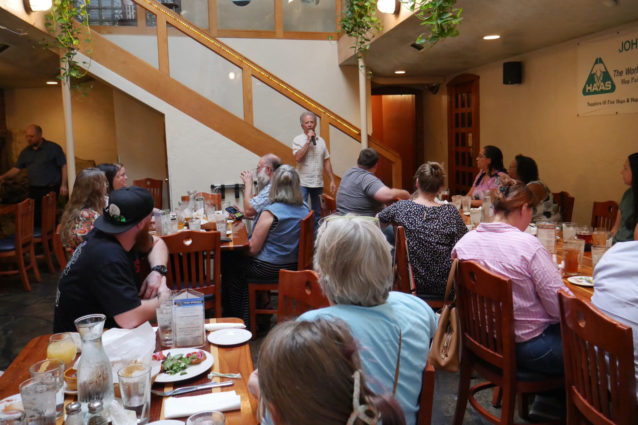 Speaker at dinner 