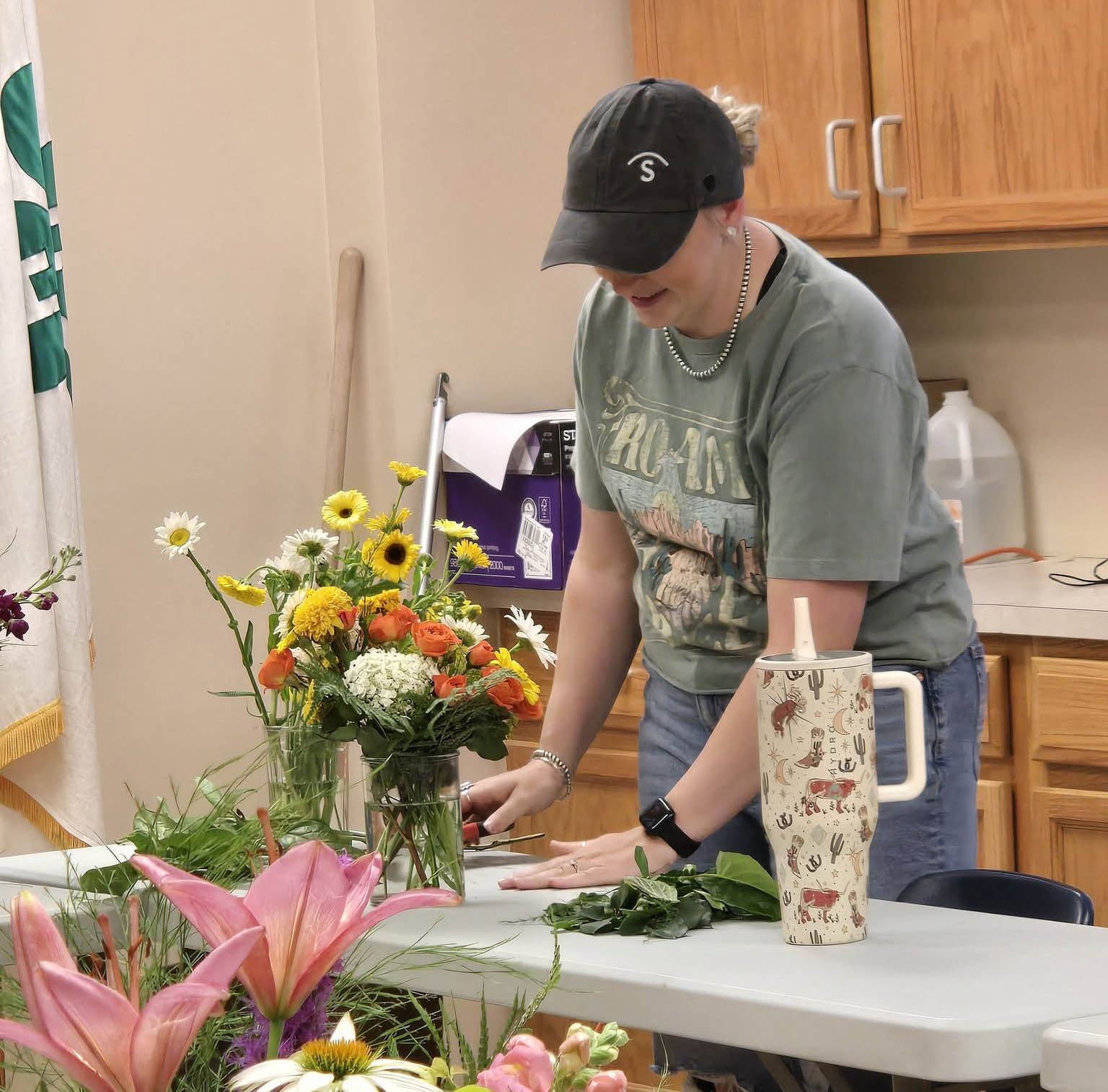 Lyon County floral workshop participant
