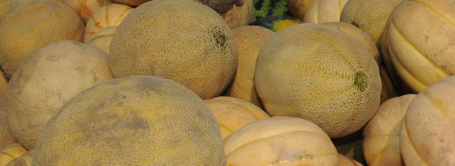 Assorted fruit.